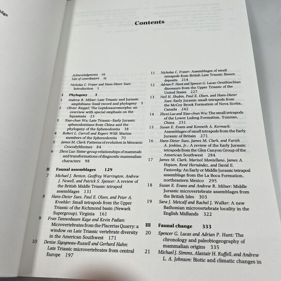 IN THE SHADOW OF THE DINOSAURS: EARLY MESOZOIC TETRAPODS By Nicholas C. Fraser - Picture 7 of 12